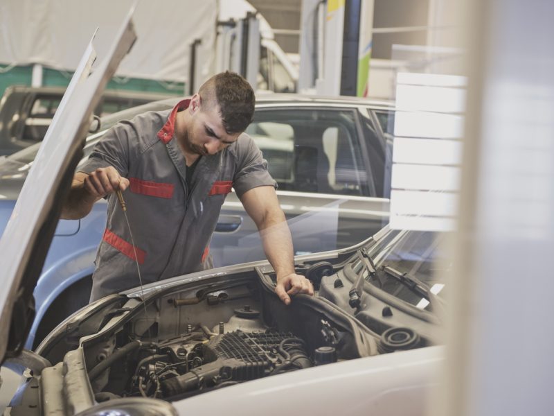 Mecánico - Profesiones y Estudios
