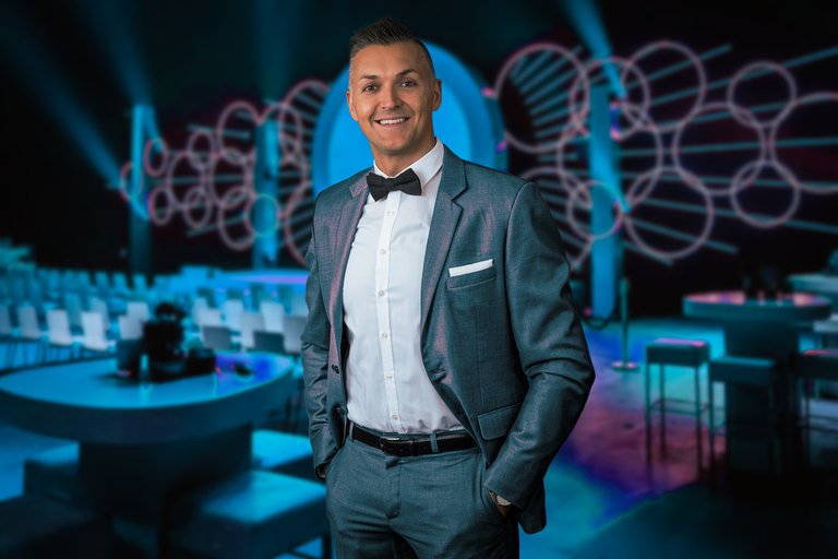 Presentador Profesiones y Estudios, Orientación Laboral